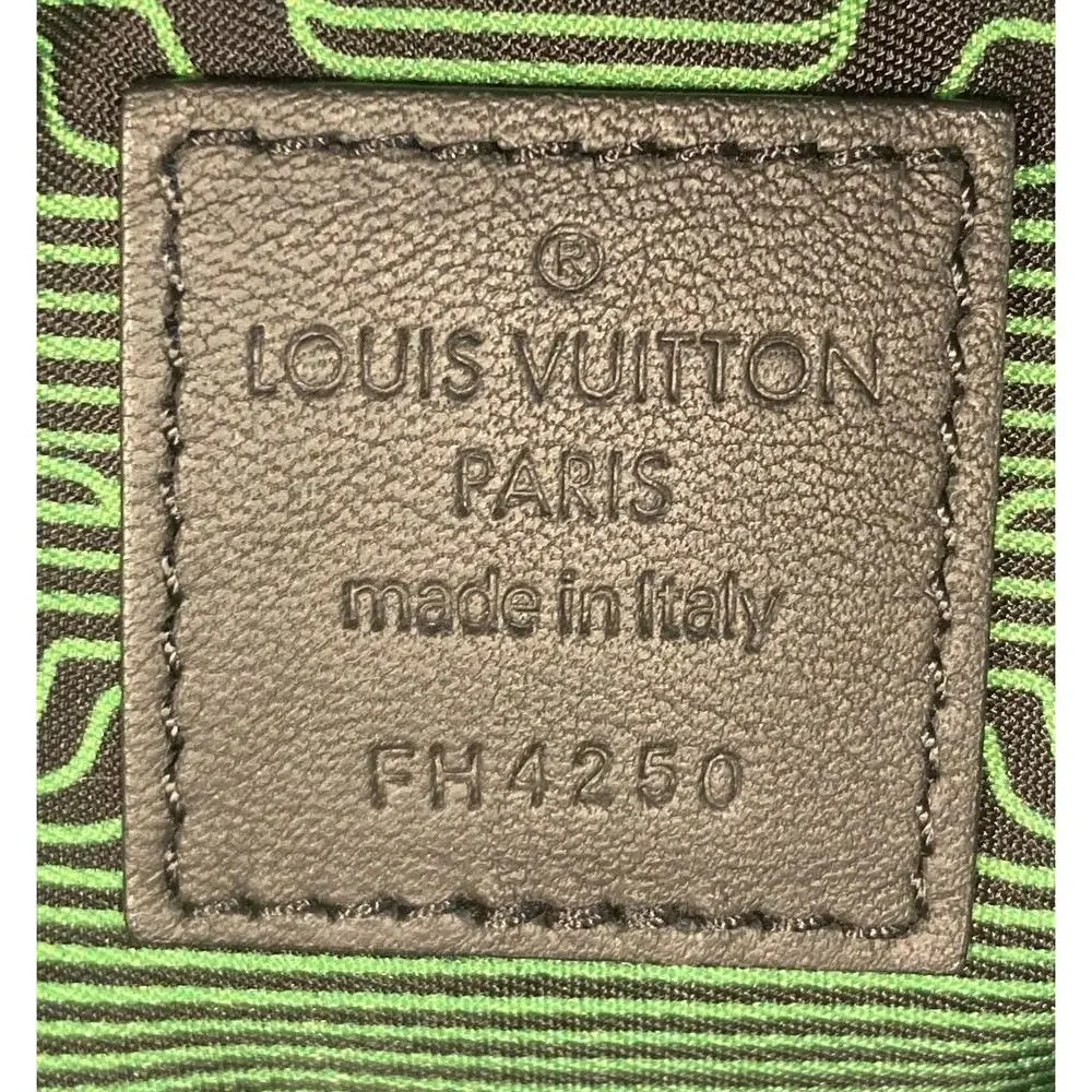 Louis Vuitton A4 Pouch Limited Edition #233740L13B - Picture 8 of 8